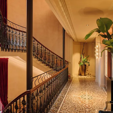 Palazzo Venezia 5* Como